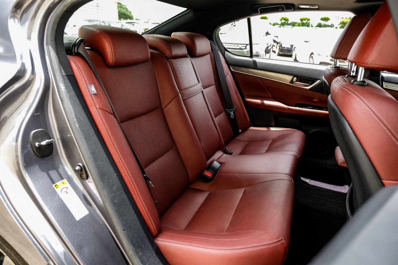Lexus GS 350 Vehicle Main Gallery Image 35