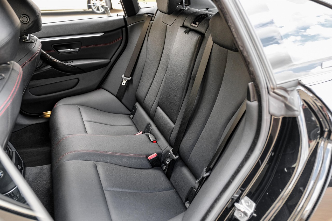 BMW 4 Series Vehicle Main Gallery Image 36