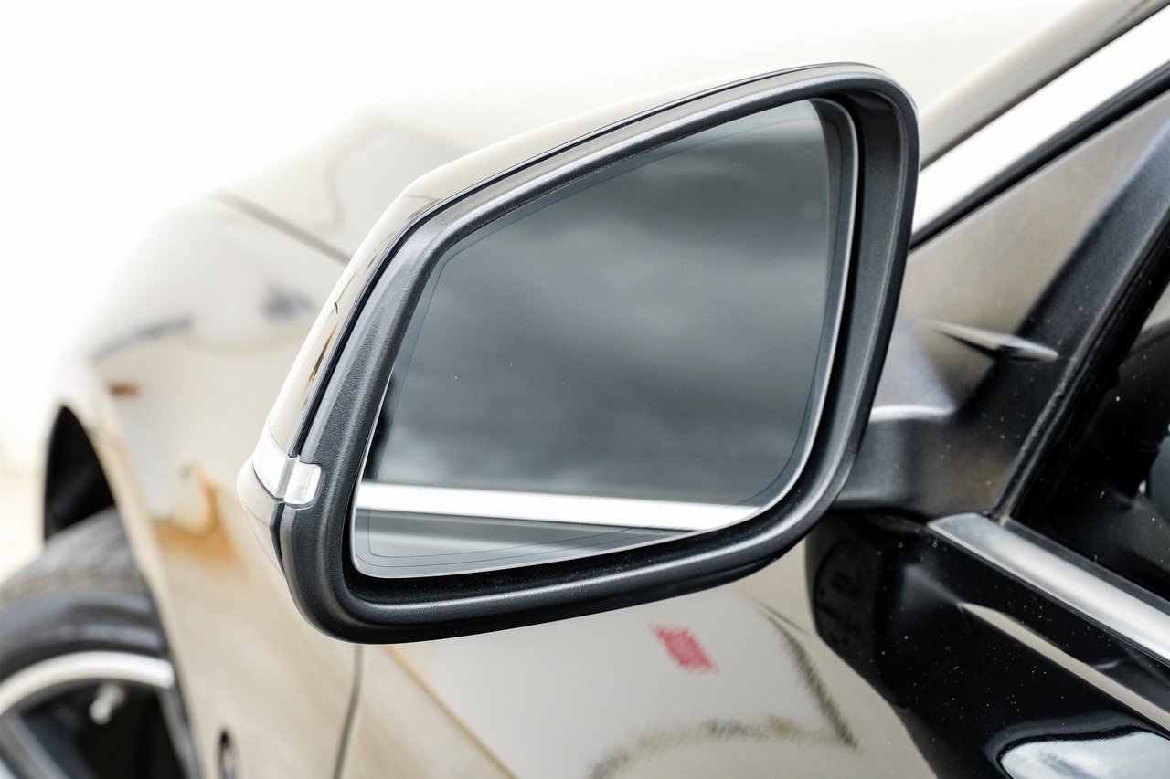 BMW 4 Series Vehicle Main Gallery Image 38