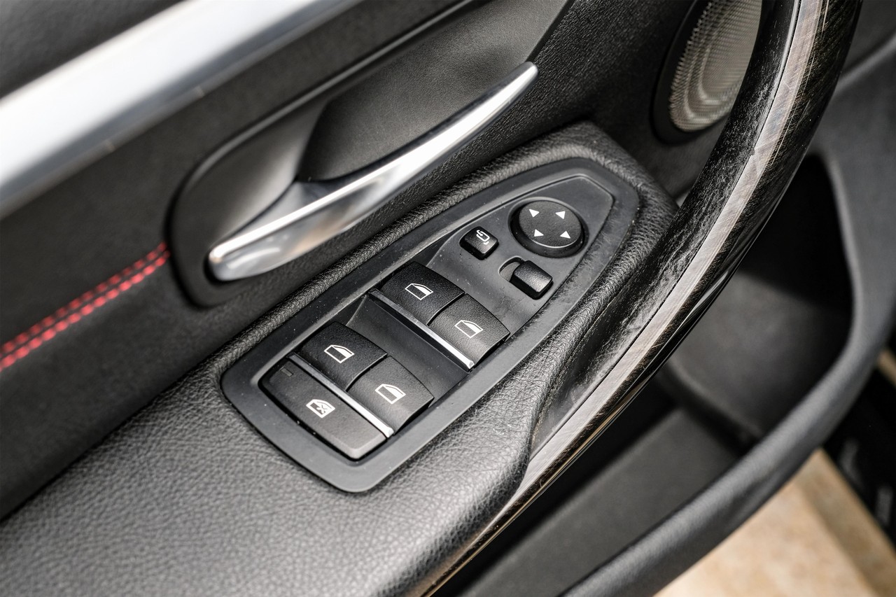 BMW 4 Series Vehicle Main Gallery Image 39