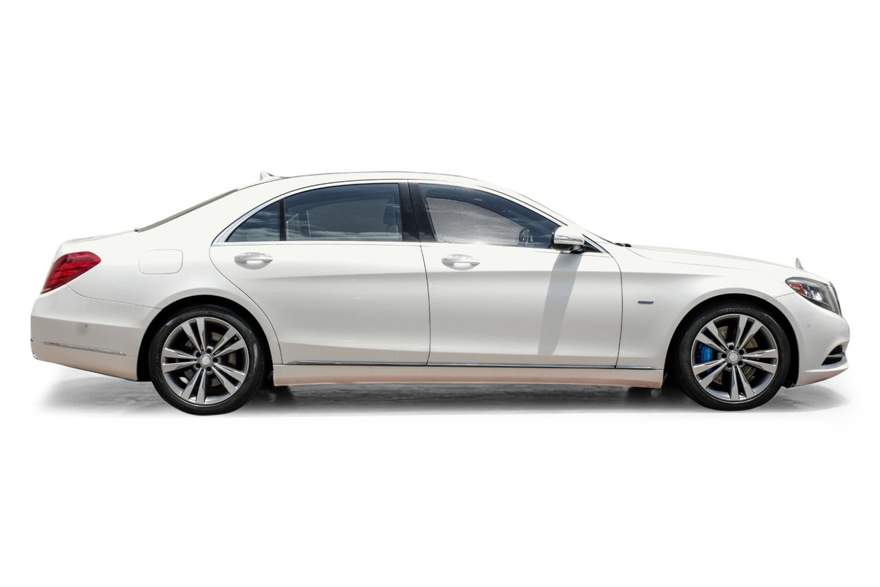 Mercedes-Benz S-Class Vehicle Main Gallery Image 07