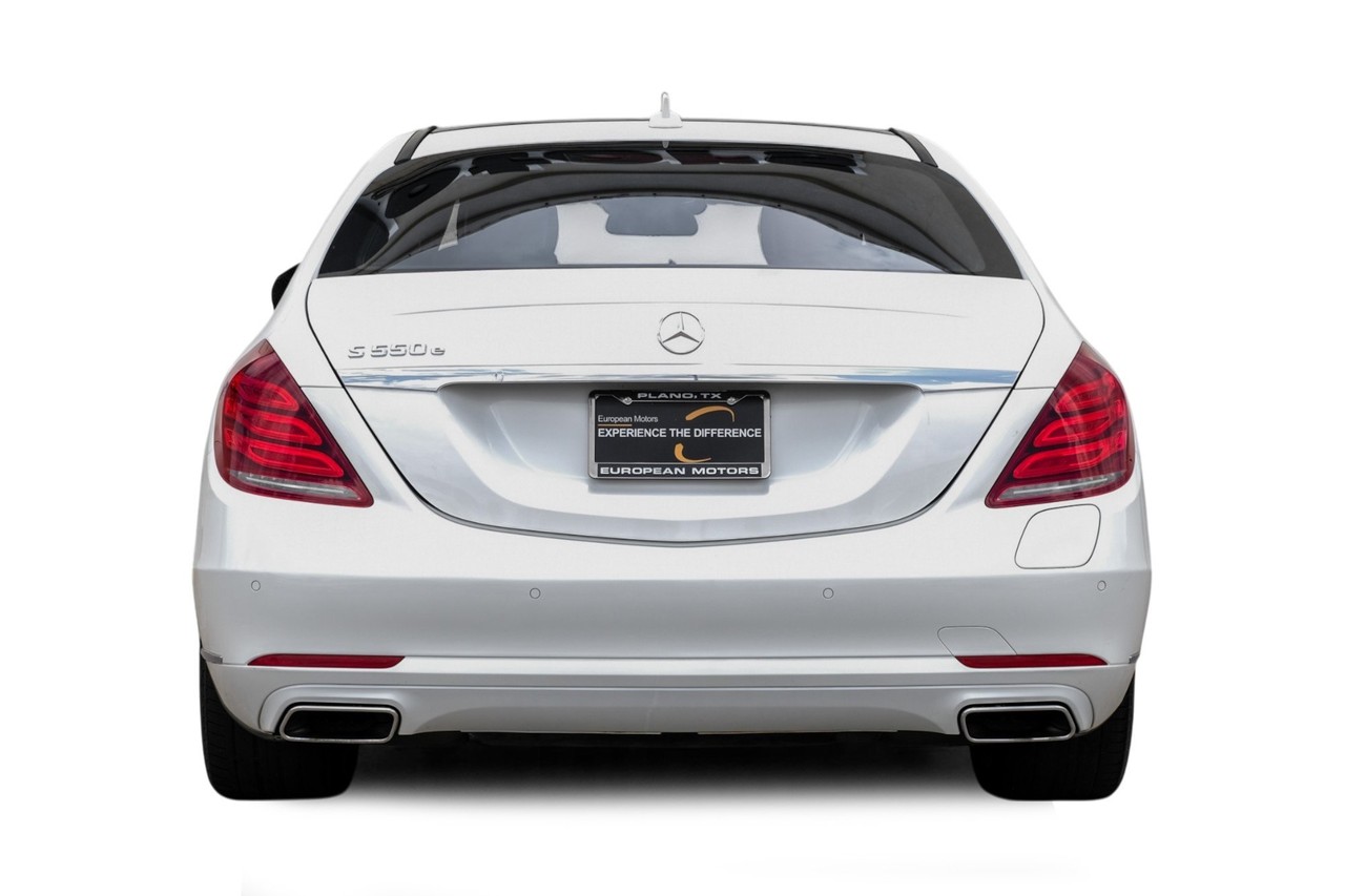 Mercedes-Benz S-Class Vehicle Main Gallery Image 09