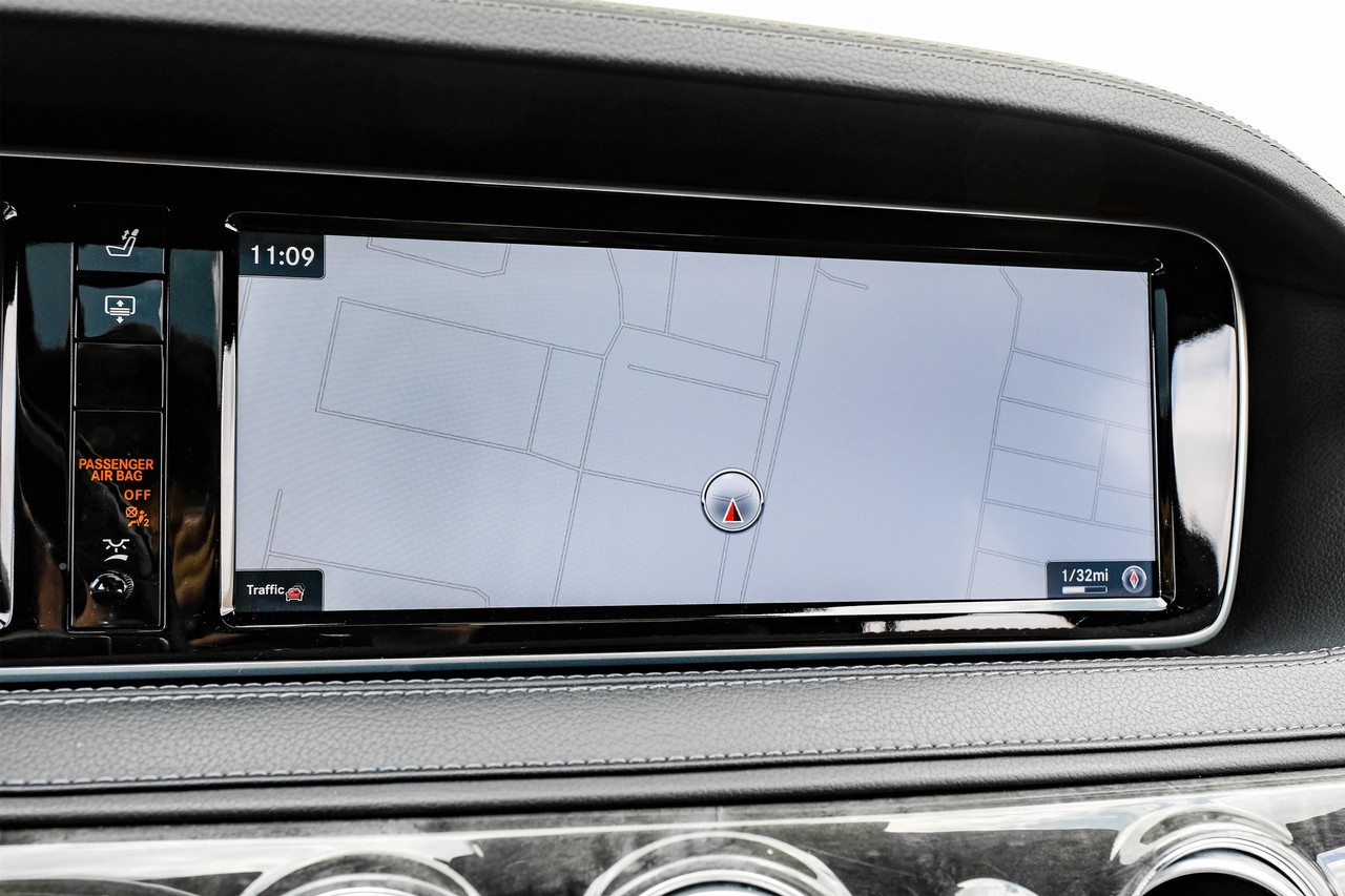 Mercedes-Benz S-Class Vehicle Main Gallery Image 21