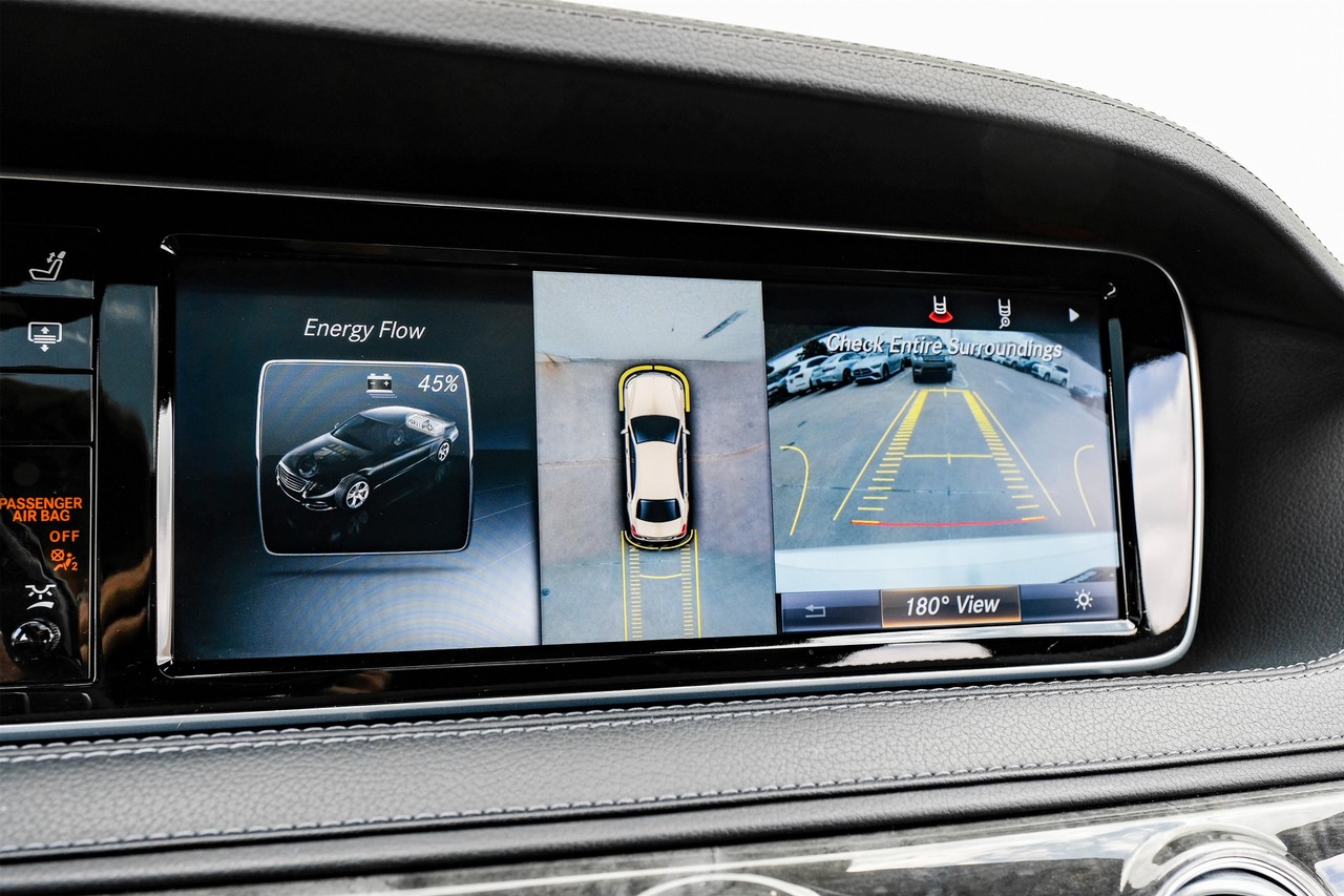 Mercedes-Benz S-Class Vehicle Main Gallery Image 22
