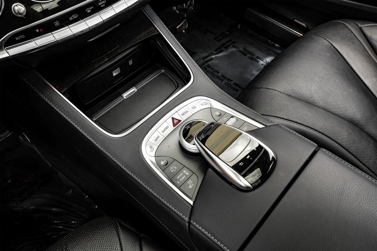 Mercedes-Benz S-Class Vehicle Main Gallery Image 24
