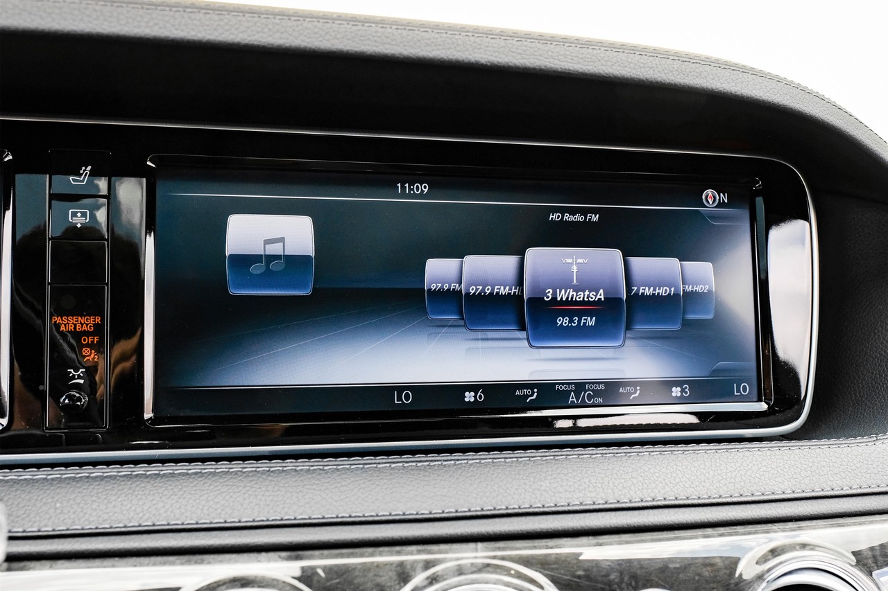 Mercedes-Benz S-Class Vehicle Main Gallery Image 27