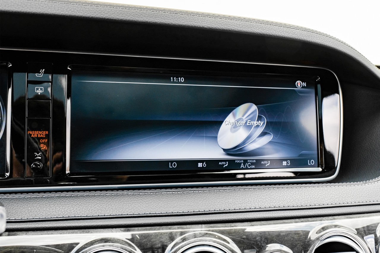Mercedes-Benz S-Class Vehicle Main Gallery Image 28