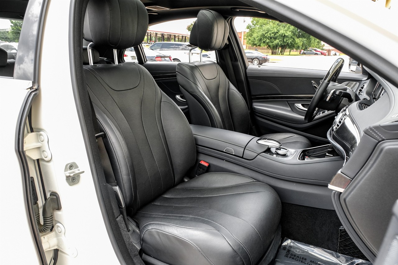 Mercedes-Benz S-Class Vehicle Main Gallery Image 31