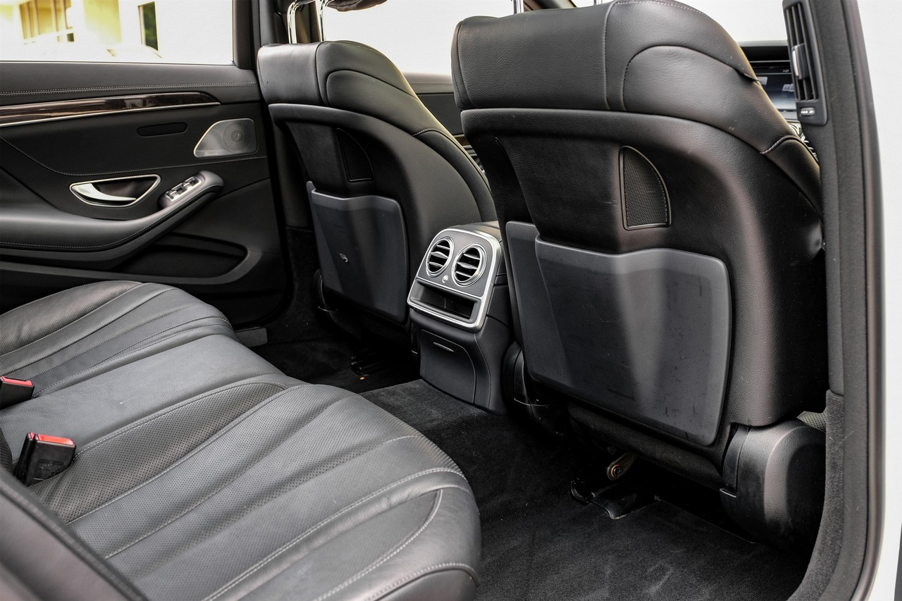 Mercedes-Benz S-Class Vehicle Main Gallery Image 33