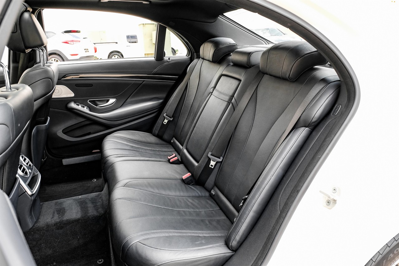 Mercedes-Benz S-Class Vehicle Main Gallery Image 35