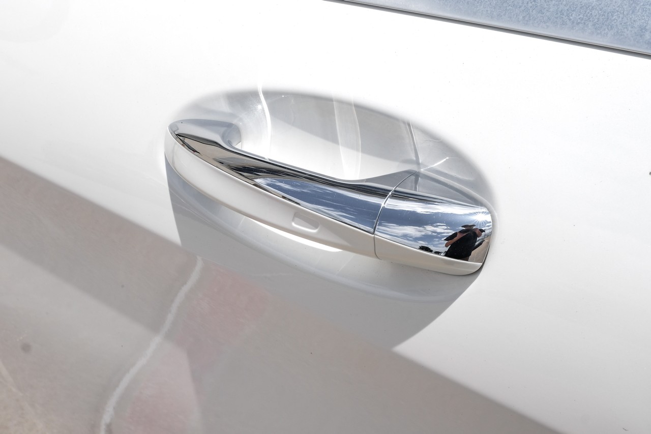 Mercedes-Benz S-Class Vehicle Main Gallery Image 36