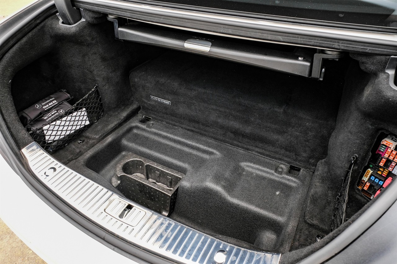 Mercedes-Benz S-Class Vehicle Main Gallery Image 45