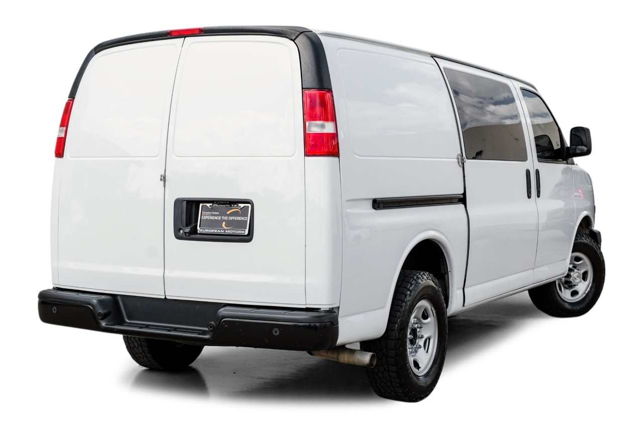 Chevrolet Express Cargo Van Vehicle Main Gallery Image 09