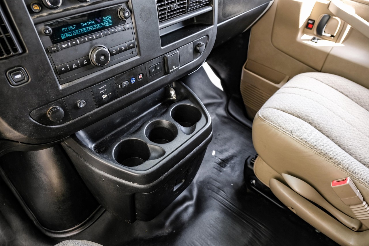 Chevrolet Express Cargo Van Vehicle Main Gallery Image 21