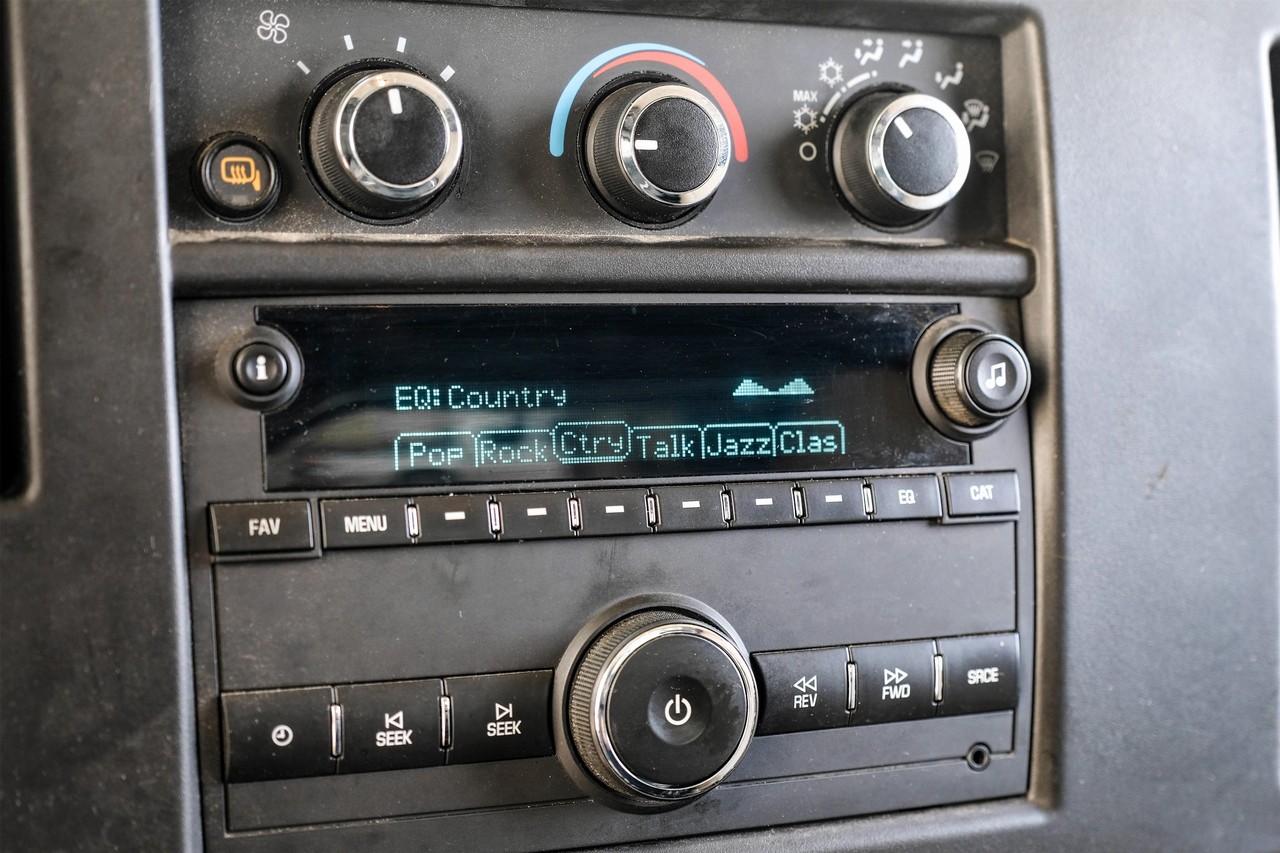 Chevrolet Express Cargo Van Vehicle Main Gallery Image 28