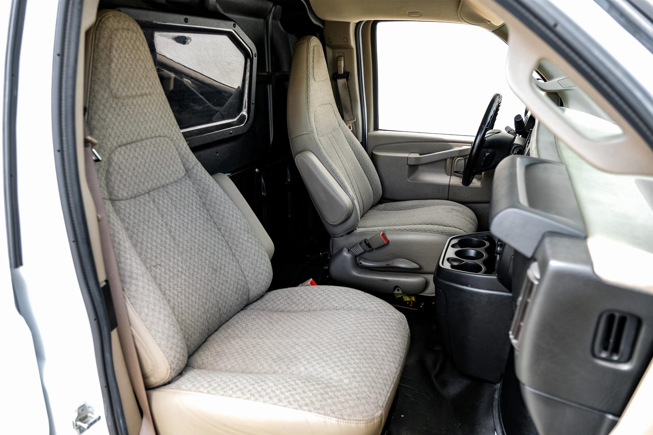 Chevrolet Express Cargo Van Vehicle Main Gallery Image 30