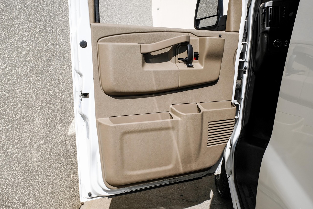 Chevrolet Express Cargo Van Vehicle Main Gallery Image 33