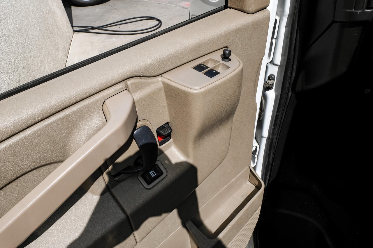 Chevrolet Express Cargo Van Vehicle Main Gallery Image 34