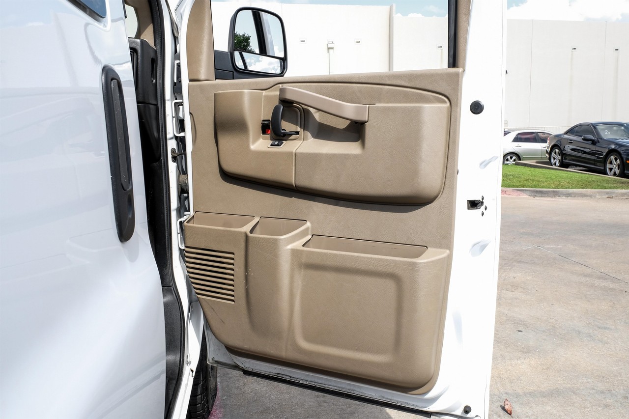 Chevrolet Express Cargo Van Vehicle Main Gallery Image 36