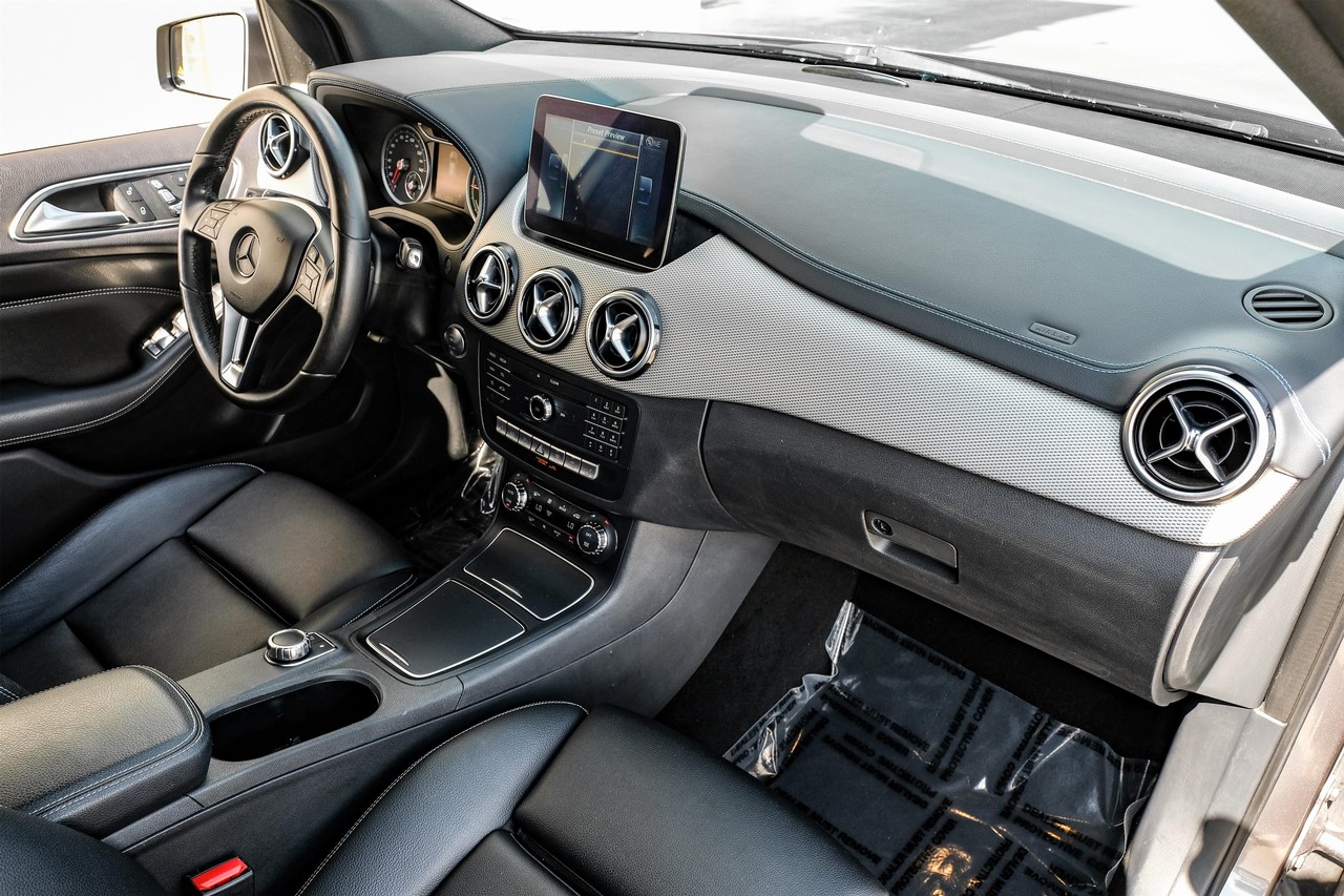 Mercedes-Benz B-Class Vehicle Main Gallery Image 12