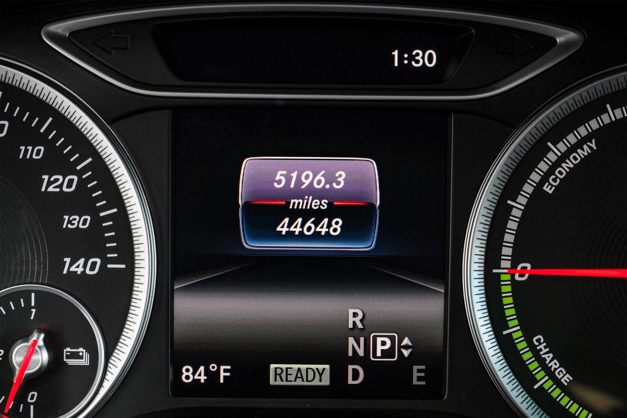 Mercedes-Benz B-Class Vehicle Main Gallery Image 20