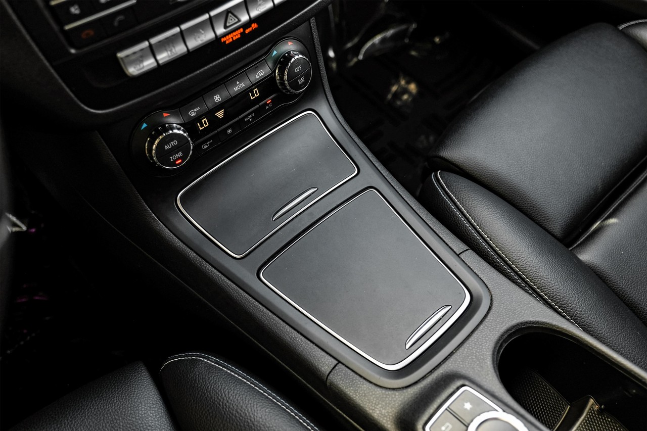 Mercedes-Benz B-Class Vehicle Main Gallery Image 24