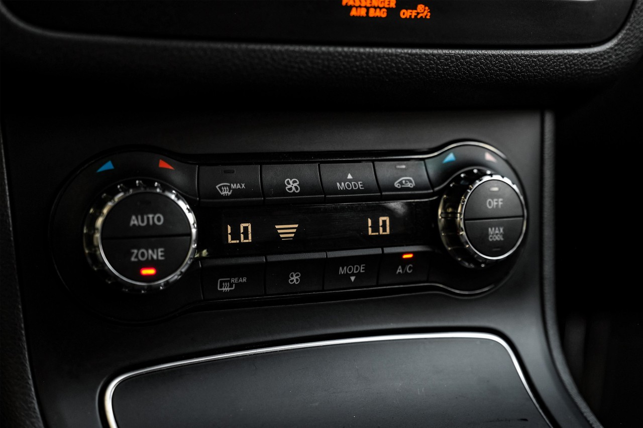 Mercedes-Benz B-Class Vehicle Main Gallery Image 26