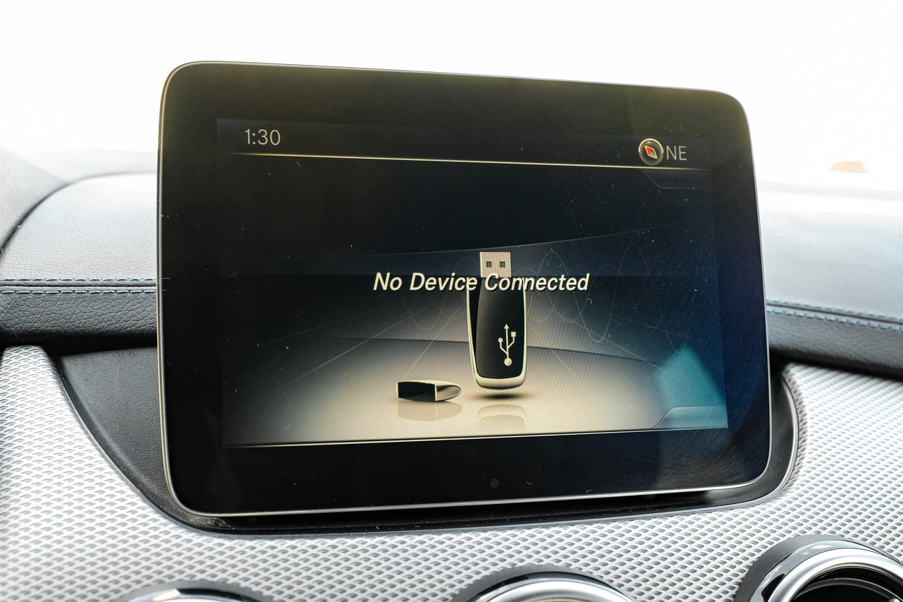 Mercedes-Benz B-Class Vehicle Main Gallery Image 29