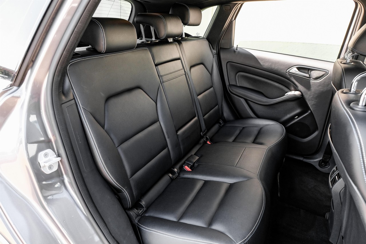Mercedes-Benz B-Class Vehicle Main Gallery Image 33