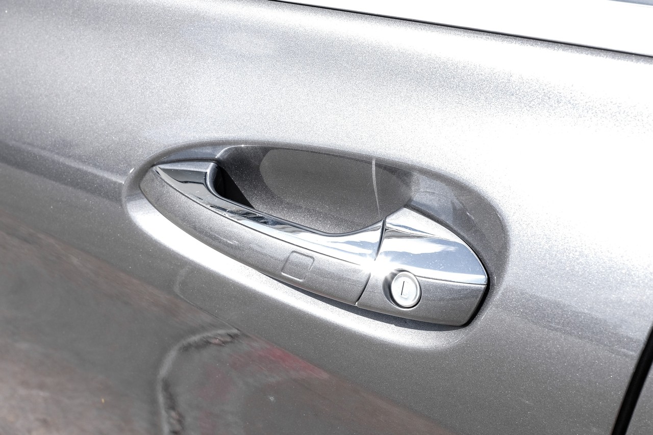 Mercedes-Benz B-Class Vehicle Main Gallery Image 37