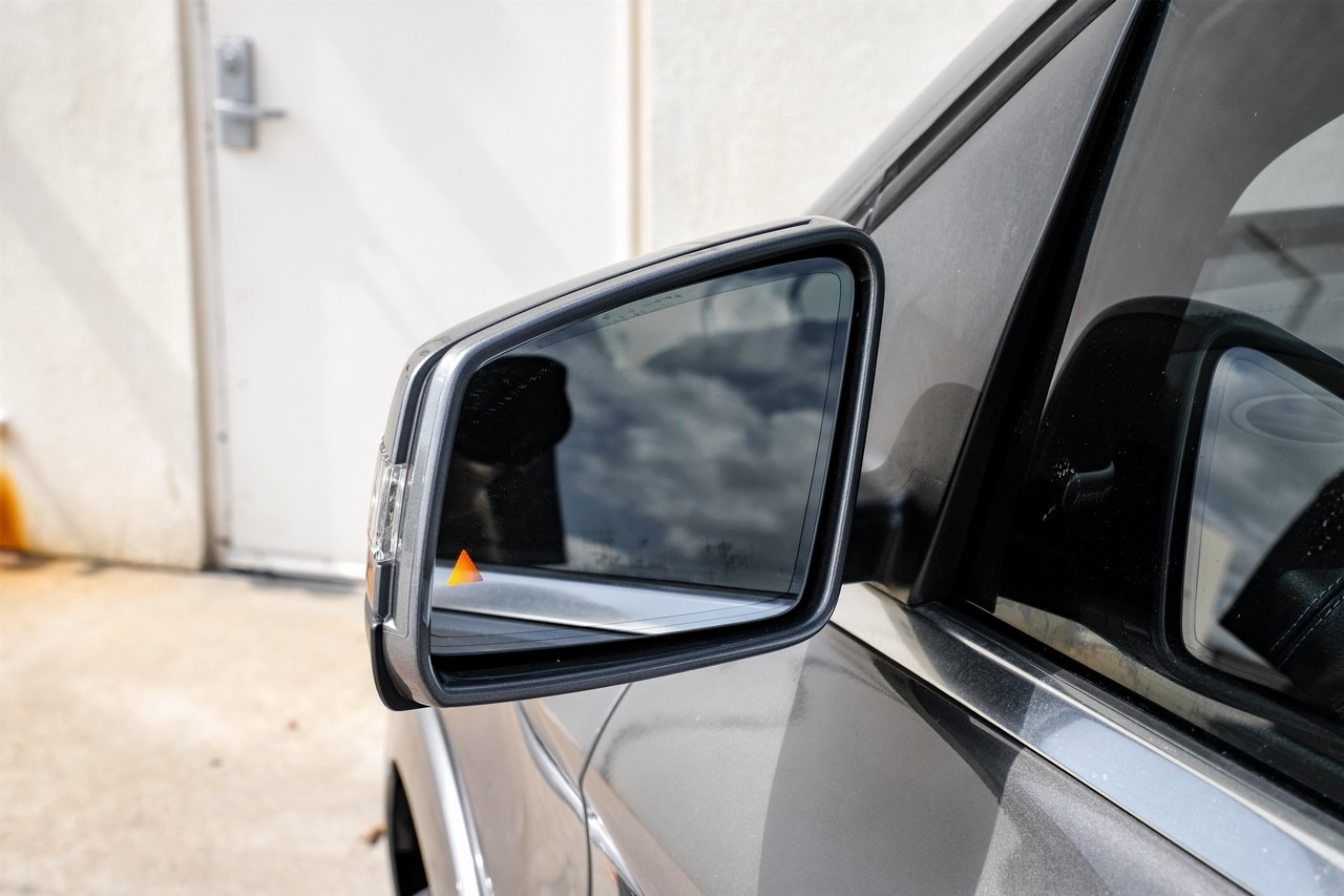 Mercedes-Benz B-Class Vehicle Main Gallery Image 38