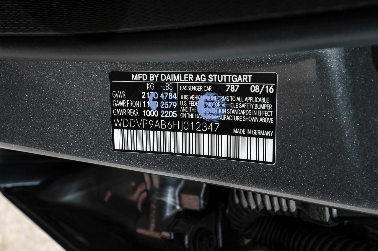 Mercedes-Benz B-Class Vehicle Main Gallery Image 51