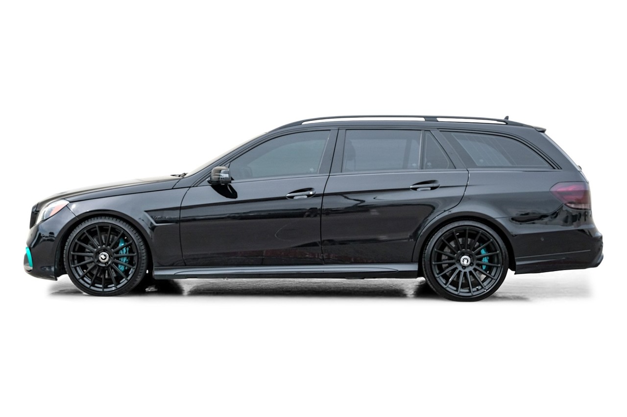 Mercedes-Benz E-Class Vehicle Main Gallery Image 12