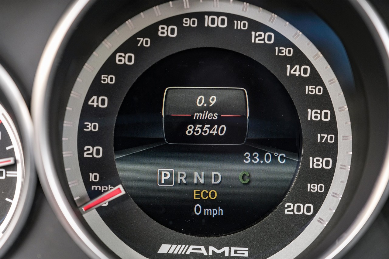 Mercedes-Benz E-Class Vehicle Main Gallery Image 21