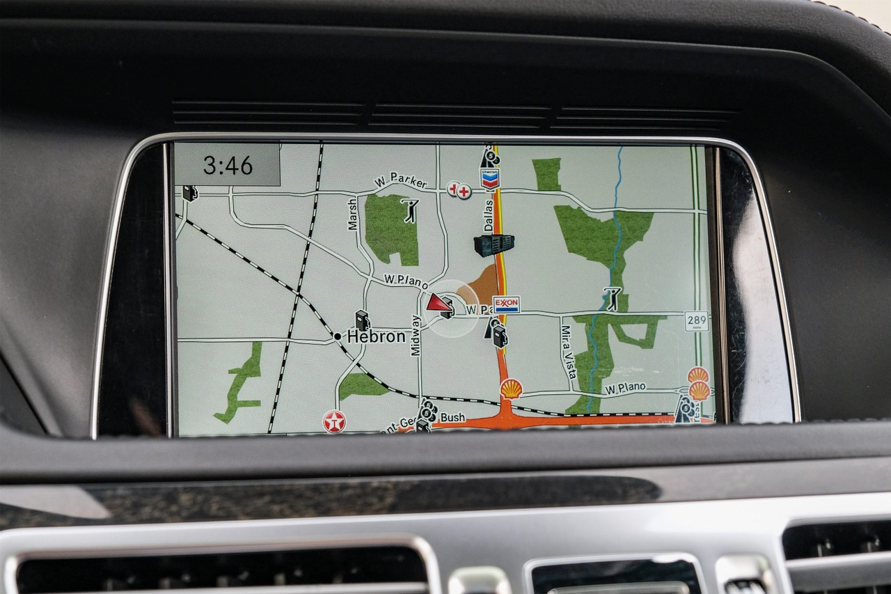 Mercedes-Benz E-Class Vehicle Main Gallery Image 22