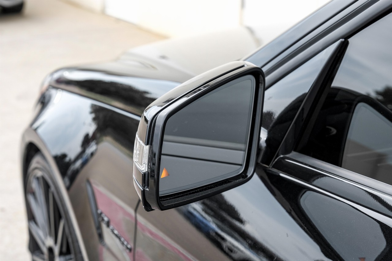 Mercedes-Benz E-Class Vehicle Main Gallery Image 41