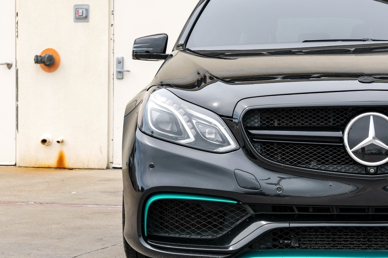 Mercedes-Benz E-Class Vehicle Main Gallery Image 48