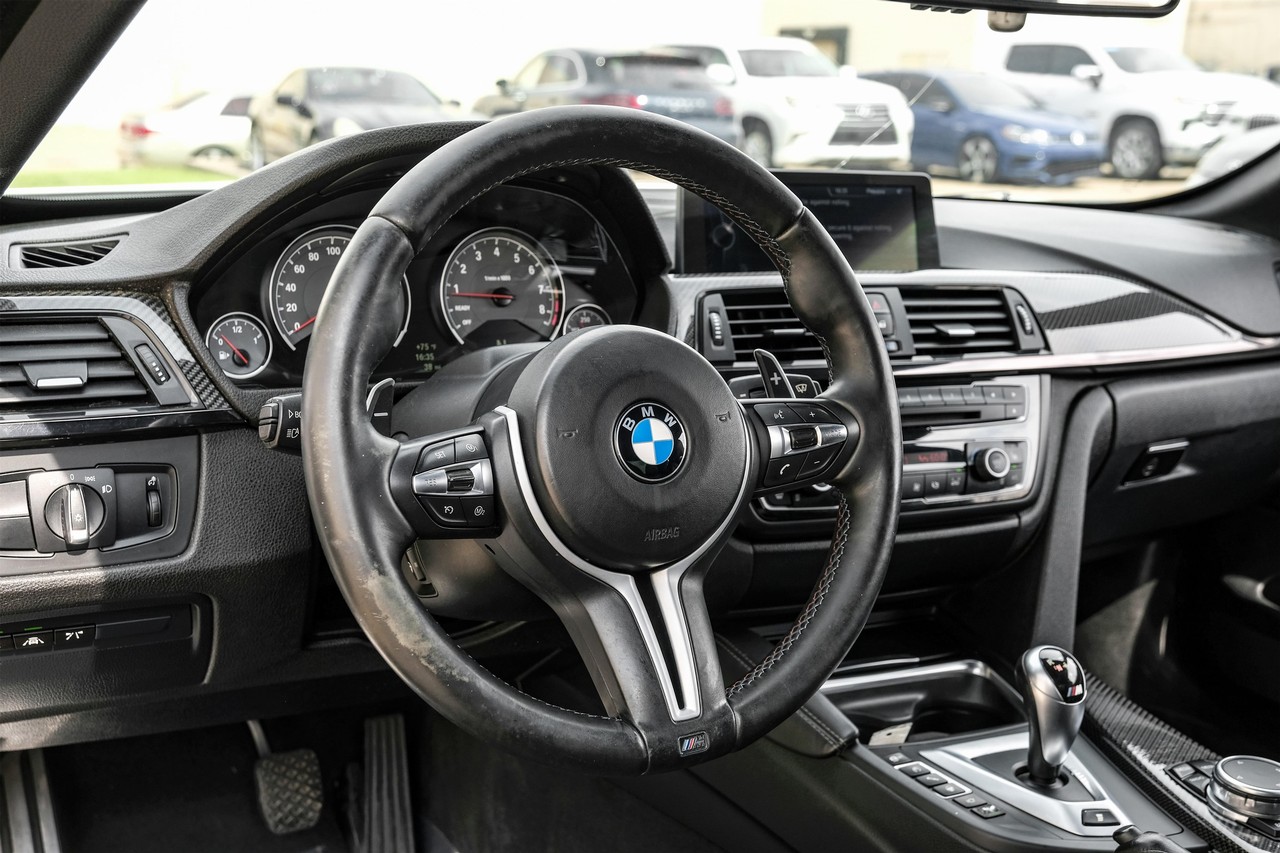 BMW M4 Vehicle Main Gallery Image 15