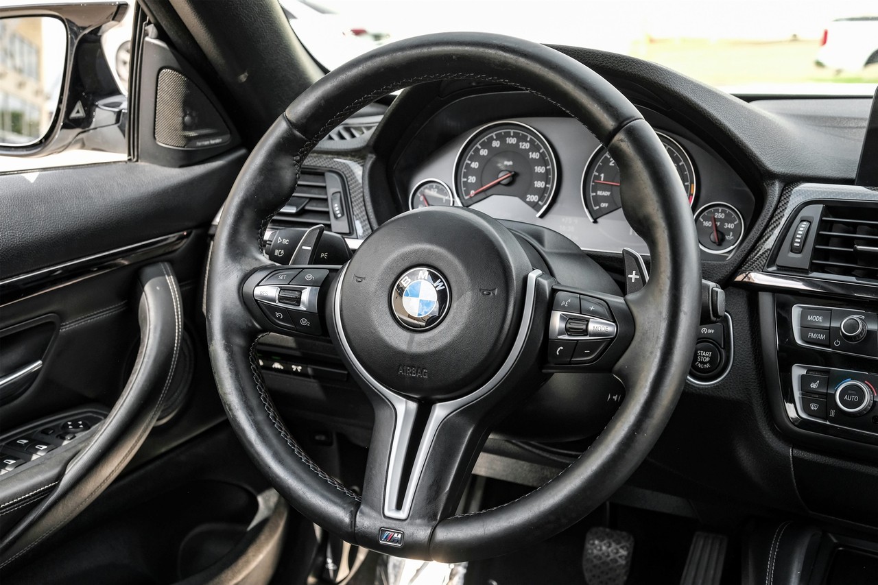 BMW M4 Vehicle Main Gallery Image 16