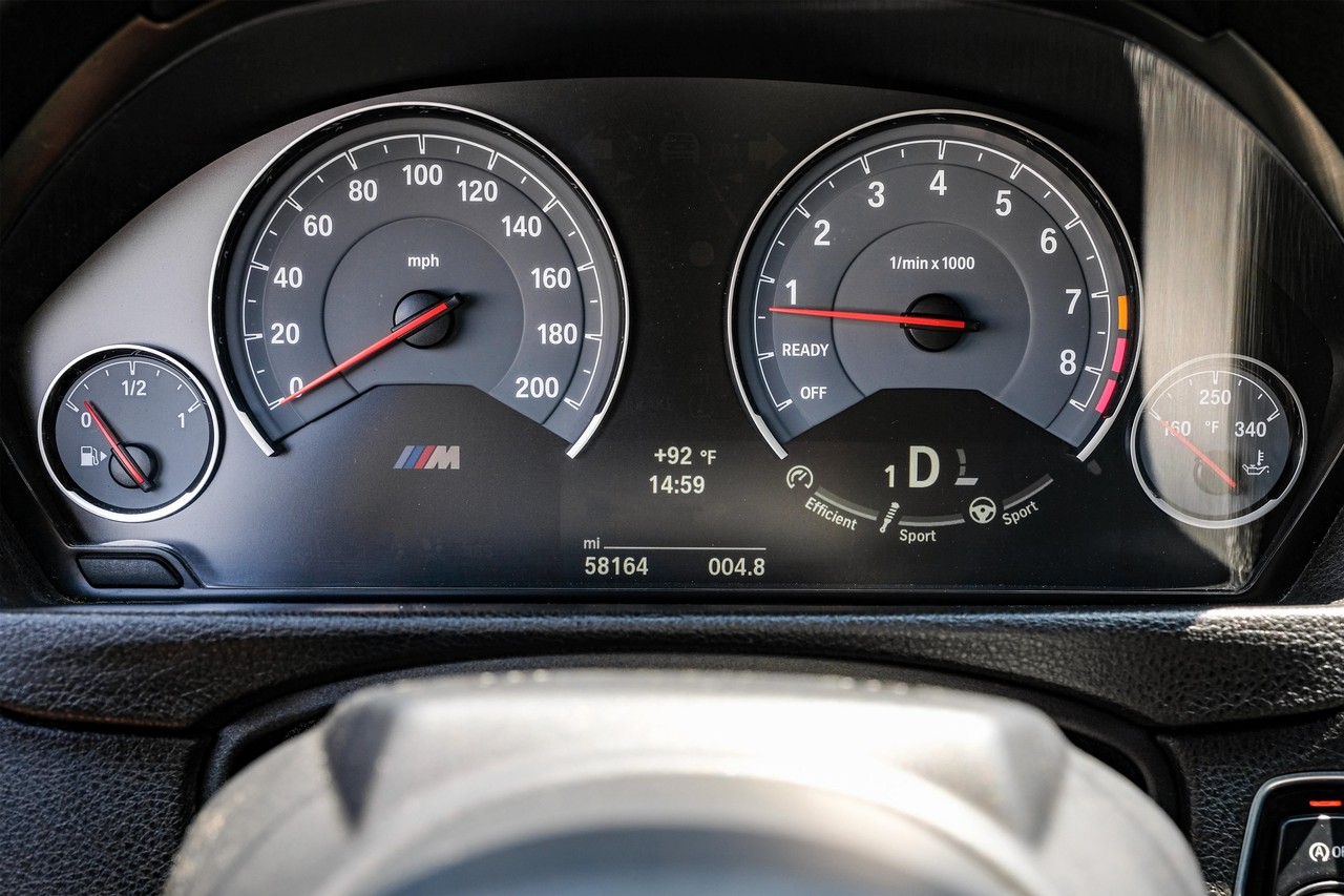 BMW M4 Vehicle Main Gallery Image 19