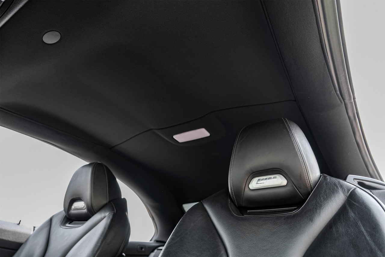 BMW M4 Vehicle Main Gallery Image 34