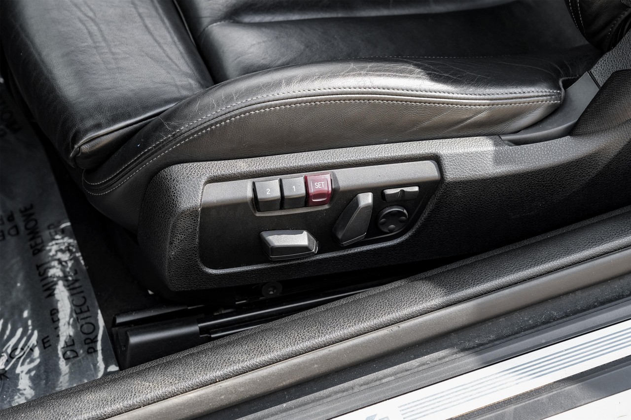 BMW M4 Vehicle Main Gallery Image 35