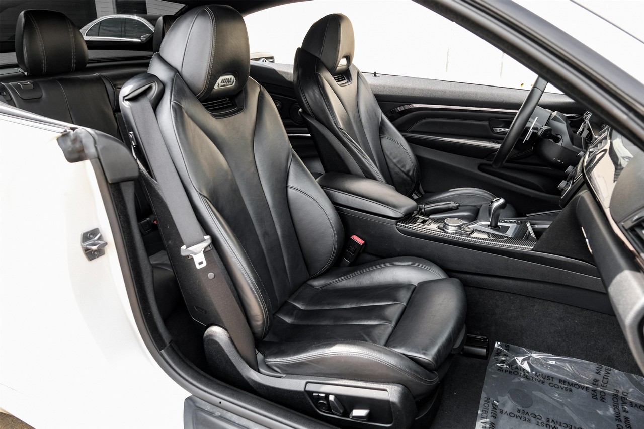 BMW M4 Vehicle Main Gallery Image 36