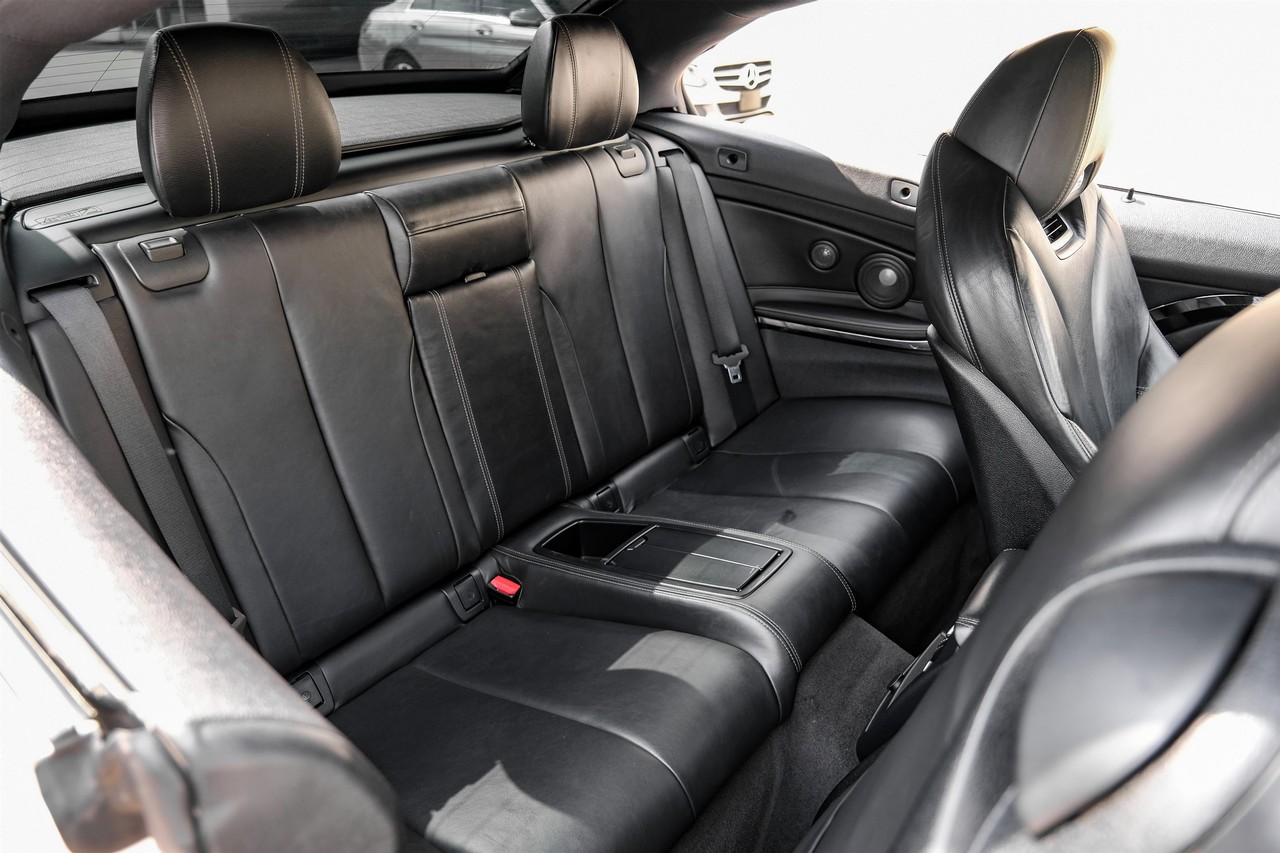 BMW M4 Vehicle Main Gallery Image 37