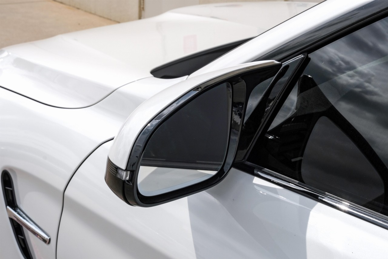 BMW M4 Vehicle Main Gallery Image 39
