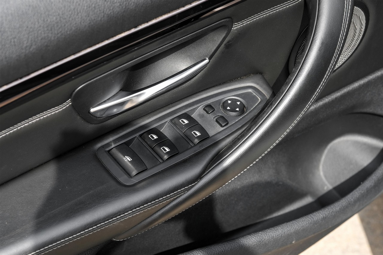 BMW M4 Vehicle Main Gallery Image 41