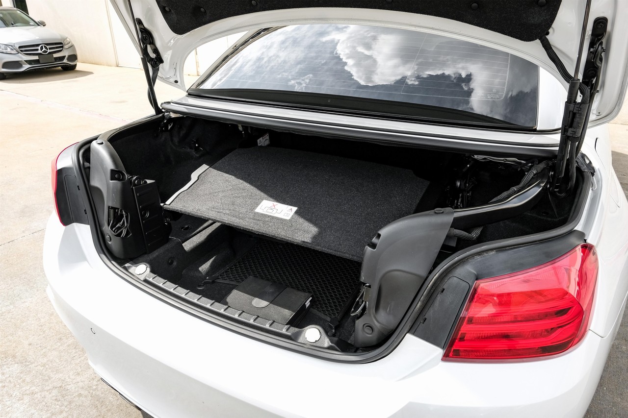 BMW M4 Vehicle Main Gallery Image 45