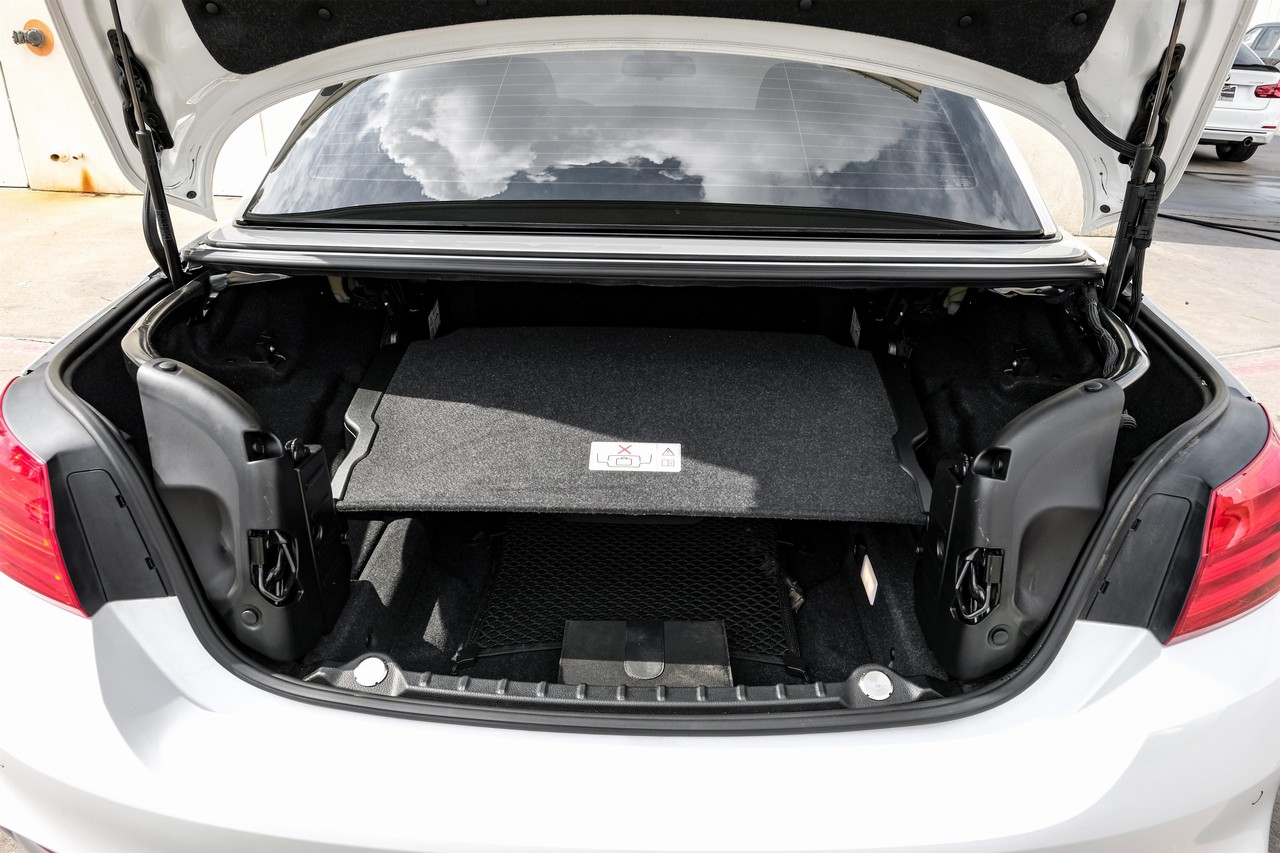 BMW M4 Vehicle Main Gallery Image 46