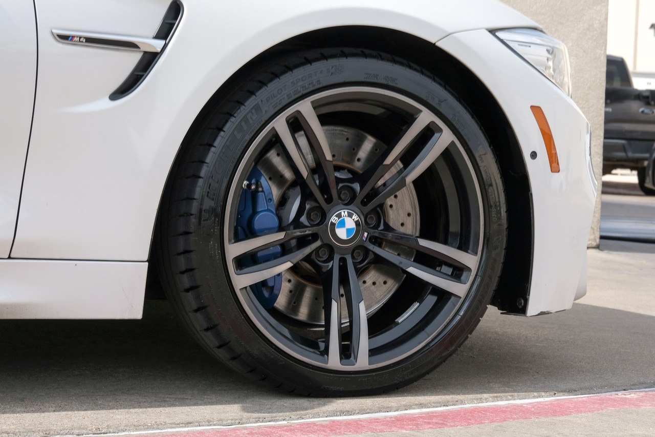 BMW M4 Vehicle Main Gallery Image 49