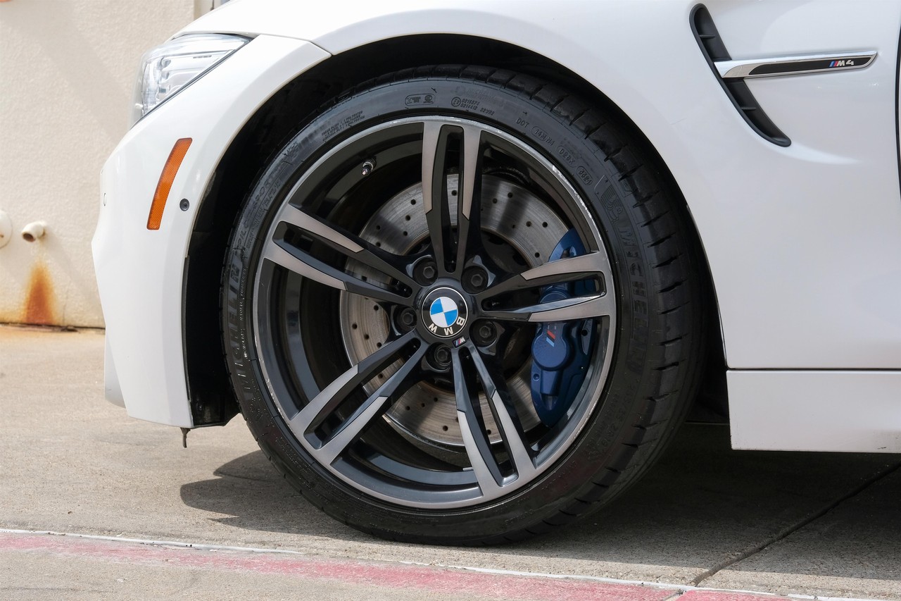 BMW M4 Vehicle Main Gallery Image 50